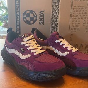 Vans Men’s Size 10.  New in box.